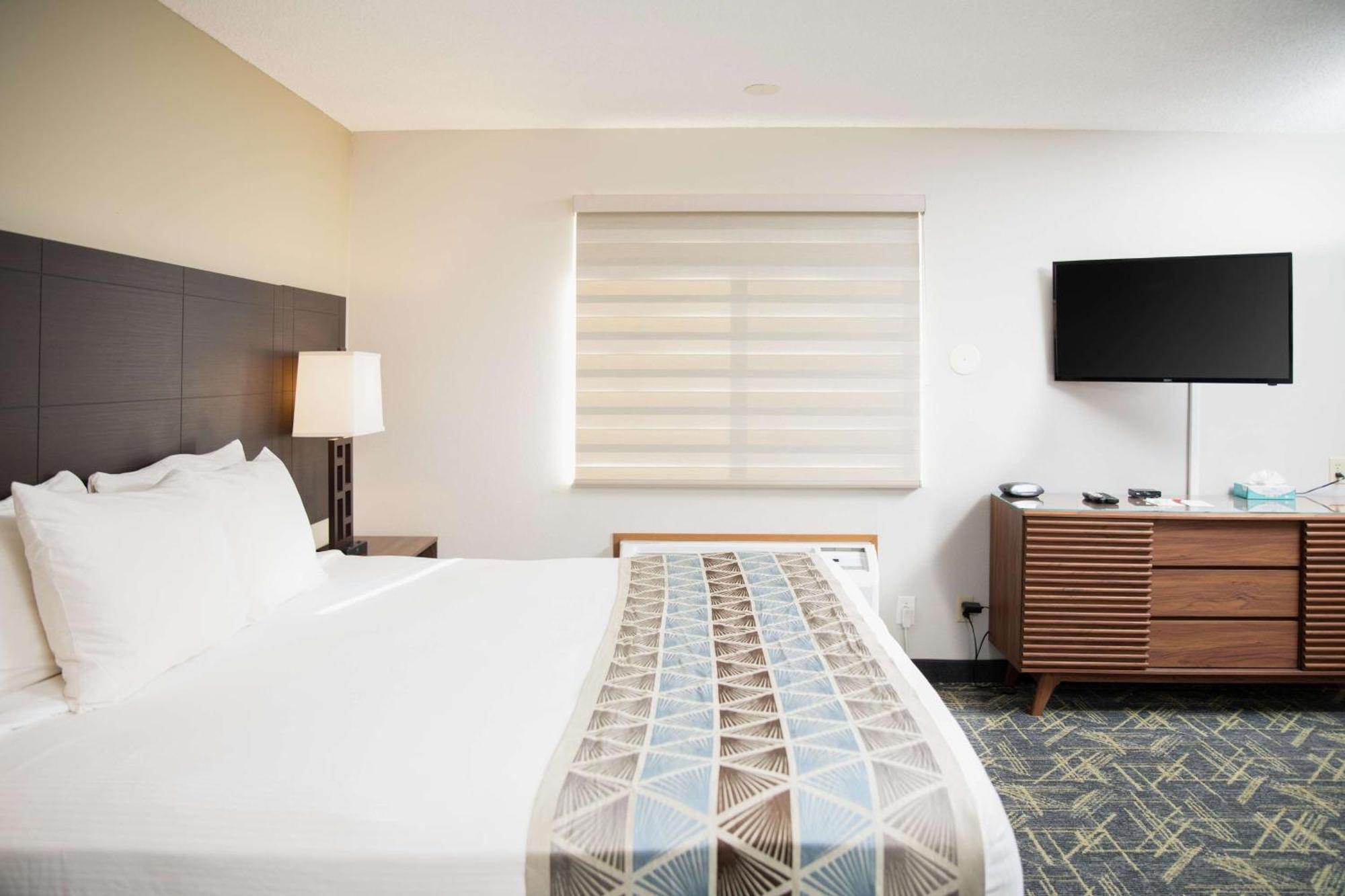 Surestay Plus By Best Western Montrose Bagian luar foto