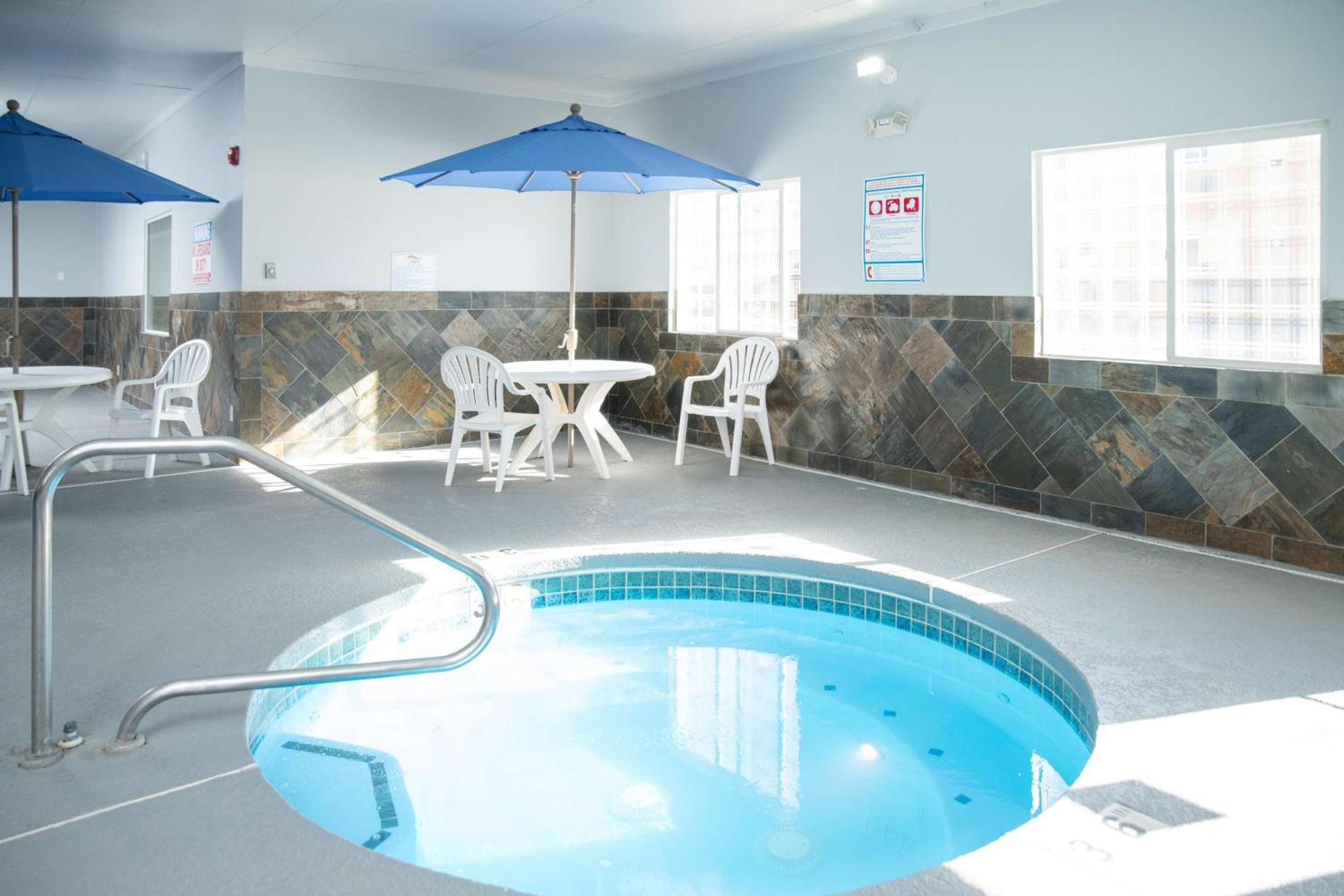Surestay Plus By Best Western Montrose Bagian luar foto