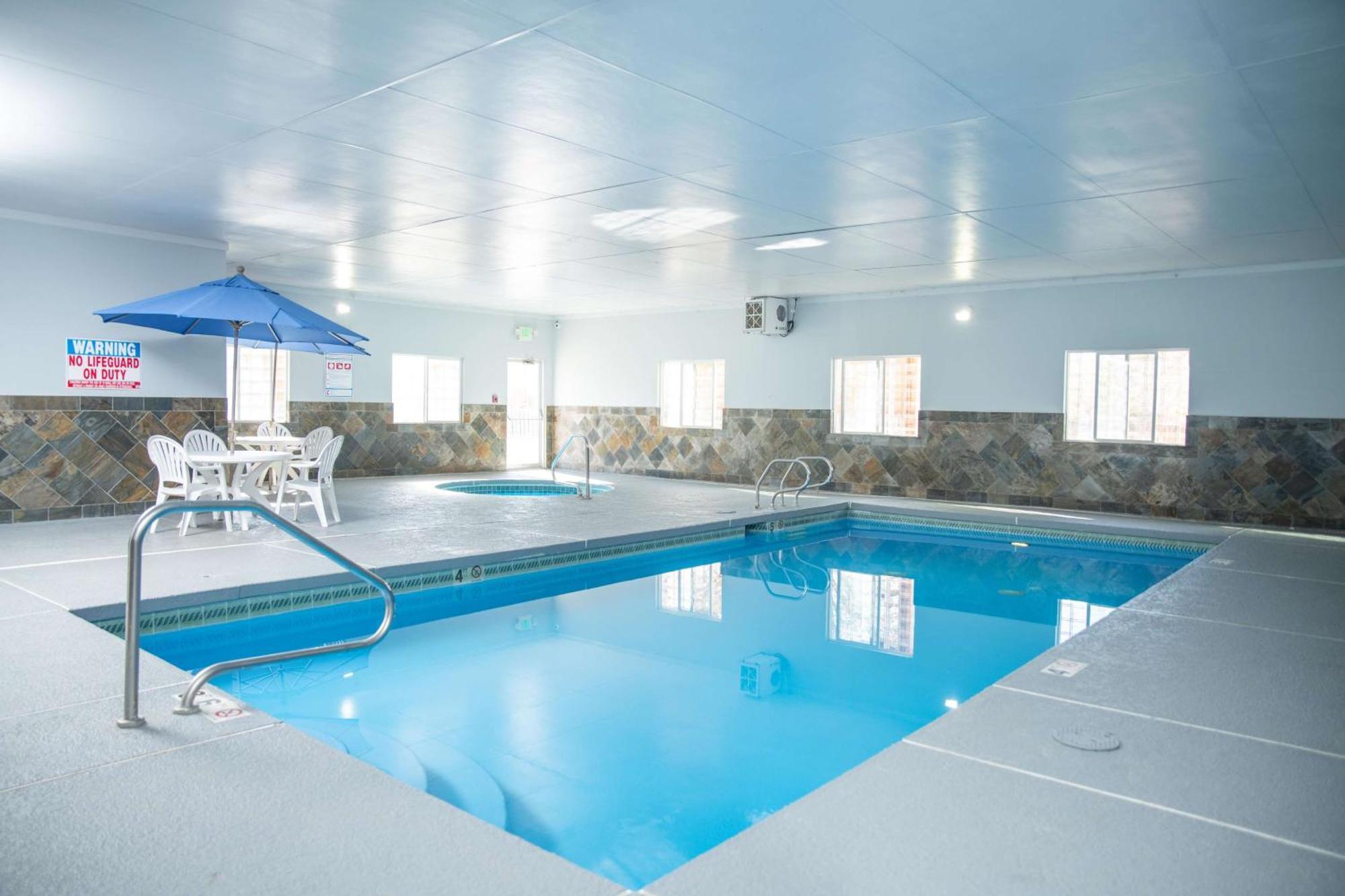 Surestay Plus By Best Western Montrose Bagian luar foto