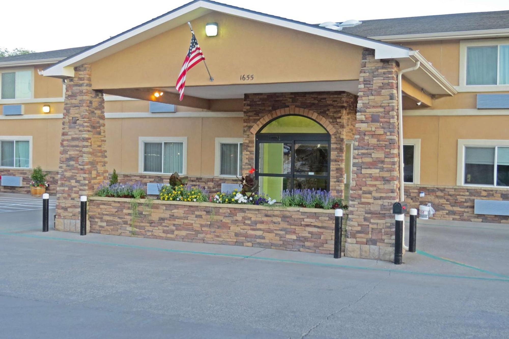 Surestay Plus By Best Western Montrose Bagian luar foto