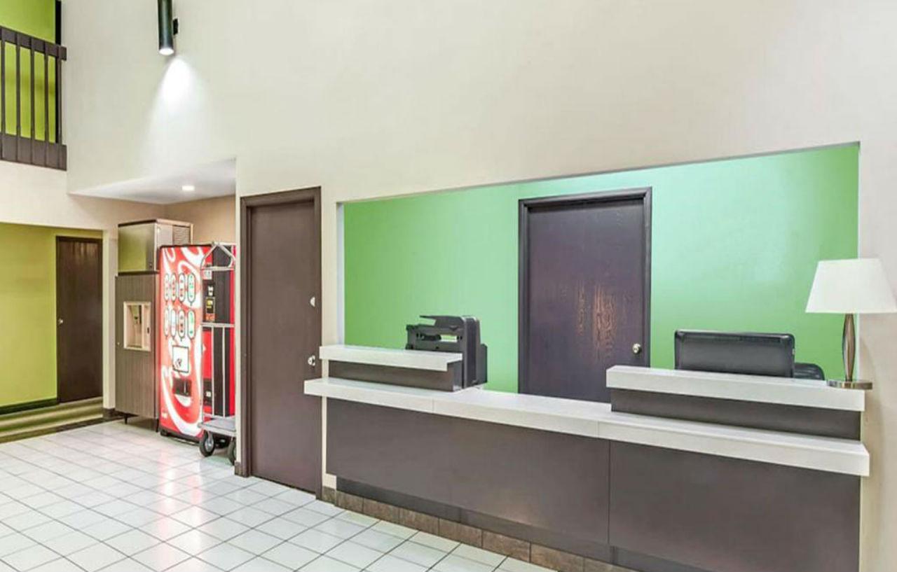 Surestay Plus By Best Western Montrose Bagian luar foto